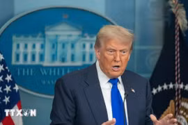 Tổng thống Mỹ Donald Trump phát biểu họp báo tại Nhà Trắng. (Ảnh: THX/TTXVN)
