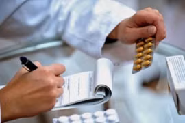 Người dân có thể nhận thuốc tại nhà qua VNeID từ tháng 9-2025