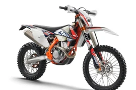 KTM 350 EXC-F Six Days: "Chiến mã" vượt mọi địa hình với giá 489 triệu đồng