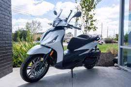 Piaggio Beverly: Sự kết hợp hoàn hảo giữa phong cách Ý và hiệu năng hiện đại có giá từ 235 triệu đồng