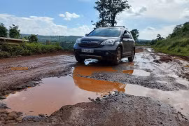 Tỉnh lộ 666 - tuyến đường huyết mạch vào xã Kon Chiêng bị hư hỏng nghiêm trọng