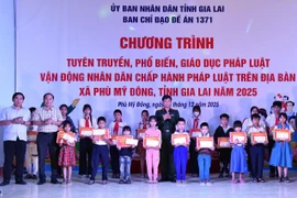 Tuyên truyền, phổ biến pháp luật tại xã Phù Mỹ Đông. 