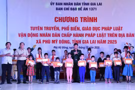 Tuyên truyền, phổ biến pháp luật tại xã Phù Mỹ Đông. 