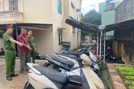 Bắt 2 đối tượng chuyên trộm xe máy ở Quảng trường Đại Đoàn Kết.