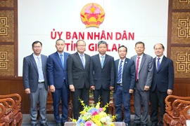 Phó Chủ tịch UBND tỉnh Nguyễn Hữu Quế tiếp xã giao Tổng Lãnh sự Lào tại Đà Nẵng.