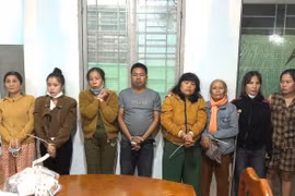 Xóa tụ điểm cờ bạc có nhiều phụ nữ tham gia.