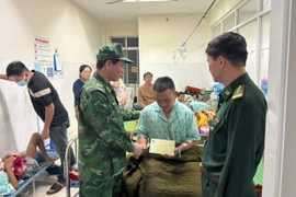 Người lính Biên phòng quên mình cứu dân trong lũ dữ.