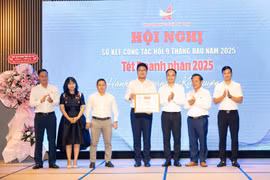 Hội Doanh nhân trẻ Bình Định nhận bằng khen của Trung ương Hội Doanh nhân trẻ Việt Nam.