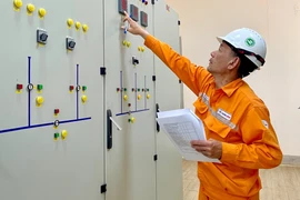 Các chủ đầu tư công trình năng lượng triển khai công tác đảm bảo an toàn cung cấp điện trong mùa mưa bão. Ảnh: Vũ Thảo