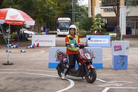Công ty Honda Việt Nam tổ chức chương trình đào tạo kỹ năng lái xe máy an toàn dành cho học sinh.