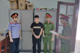 Cơ quan Cơ quan cảnh sát điều tra Công an tỉnh Gia Lai thực hiện lệnh bắt tạm giam đối tượng Bùi Huỳnh Sang