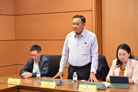 ĐB Lê Kim Toàn cho rằng, đầu tư cho trường học và bệnh viện không bao giờ thừa.