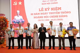 Gặp mặt kỷ niệm 60 năm Ngày truyền thống ngành Nội chính Đảng.