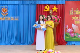 Em Nguyễn Hoàng Quỳnh Anh đoạt giải Nhất cuộc thi “Tìm hiểu pháp luật trực tuyến cho học sinh THPT” tại Gia Lai.