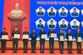 BĐBP tỉnh tuyên dương những gương mặt trẻ tiêu biểu.