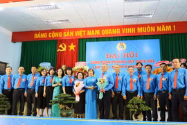 Ban Chấp hành Công đoàn phường Quy Nhơn Bắc khóa I ra mắt Đại hội. Ảnh: Kim Hường