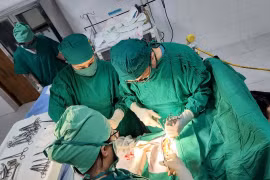 Trung tâm Y tế Hoài Nhơn: Kịp thời đưa sản phụ vào viện mổ cấp cứu.