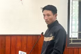 Chế tạo, tàng trữ trái phép vũ khí quân dụng và tàng trữ trái phép vật liệu nổ.