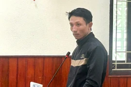 Chế tạo, tàng trữ trái phép vũ khí quân dụng và tàng trữ trái phép vật liệu nổ.