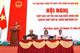 Đại biểu Quốc hội tỉnh Gia Lai tiếp xúc cử tri xã Đak Đoa. 