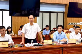 Thứ trưởng Bộ Nội vụ Nguyễn Văn Hồi phát biểu tại buổi làm việc với UBND tỉnh Gia Lai về công tác cải cách hành chính. 