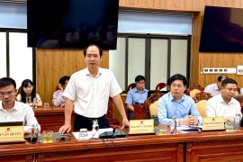 Thứ trưởng Bộ Nội vụ Nguyễn Văn Hồi phát biểu tại buổi làm việc với UBND tỉnh Gia Lai về công tác cải cách hành chính. 