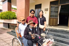 770 suất quà cứu trợ hội viên người mù bị thiệt hại trong cơn bão số 13.