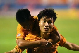 HAGL và nhóm đua trụ hạng hồi sinh rực lửa, V-League đáng xem hơn nhiều