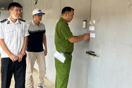 Bắt Tổng giám đốc và 3 nhân viên Công ty CP đồ hộp Hạ Long