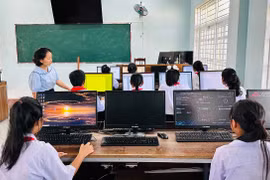 Chăm lo điều kiện học tập cho học sinh vùng dân tộc thiểu số