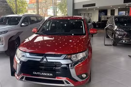 Chính thức giảm 6 triệu đồng lệ phí khi đăng ký xe ô tô ở Hà Nội và TPHCM