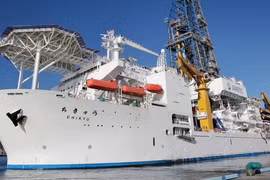 Chính phủ Nhật Bản phát hiện đất hiếm ở độ sâu 6.000 m dưới lòng biển