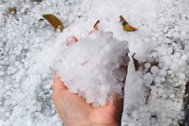 Chủ động ứng phó với dông, lốc, sét, mưa đá trong thời kỳ chuyển mùa