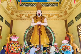 Thiêng liêng nguồn cội