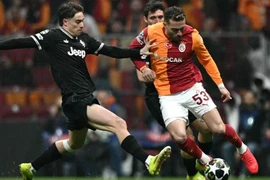 Galatasaray thắng trận cầu 7 bàn, 'Bà đầm già' thua tan tác tại Istanbul