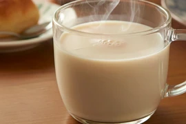 Uống sữa đậu nành 1 ly/ngày: Gan và tim mạch phản ứng thế nào?