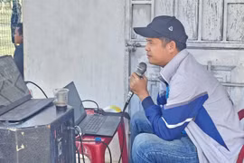 Bình luận viên bóng đá của buôn làng