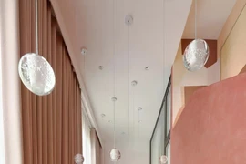 Nghệ thuật 'kéo giãn' không gian căn hộ 50 m2