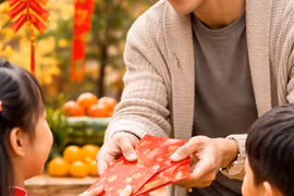 Lì xì đầu năm: Niềm vui tinh thần có lợi cho sức khỏe