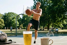 Sau khi chơi thể thao, uống bia, cà phê có tốt không?