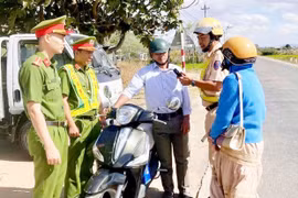 Chuyển biến tích cực trong chấp hành pháp luật về giao thông