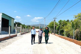 Những con đường “Ý Đảng - Lòng Dân”