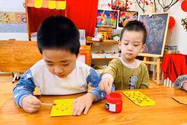 Cha mẹ có quyền giữ tiền lì xì của con không?