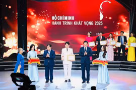 “Chủ nhật về làng” - Gần dân để giữ thôn, làng bình yên