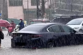 Không khí lạnh tràn về, vùng núi miền Bắc rét hại, 6 tỉnh miền Trung mưa 2 ngày