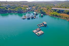 Bấp bênh xóm chài vùng biên