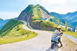 Nữ phượt thủ 62 tuổi và những hành trình vượt giới hạn