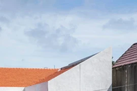 Mái ngói truyền thống trong khối kiến trúc hiện đại