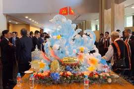 Góp ngọt ngào giữa giờ nghị sự trang trọng