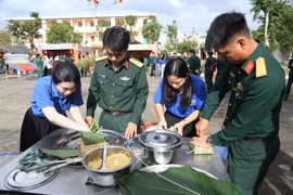 Rộn ràng Ngày hội Bánh chưng xanh.